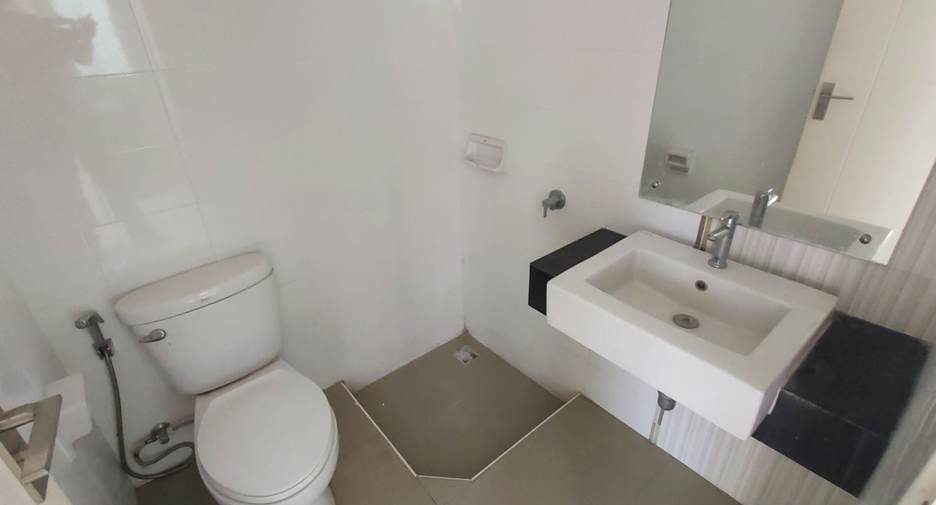 For sale 3 bedrooms house in Khlong Sam Wa, Bangkok
