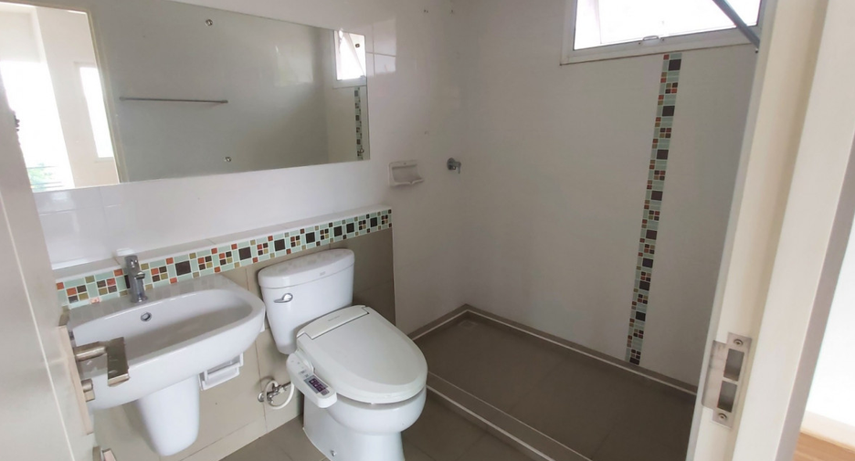 For sale 3 bedrooms house in Khlong Sam Wa, Bangkok