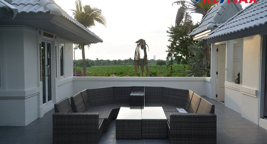 For rent 4 bedrooms house in Bang Lamung, Chonburi