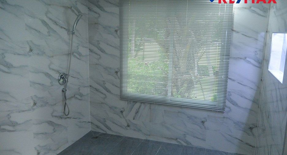 For rent 4 bedrooms house in Bang Lamung, Chonburi