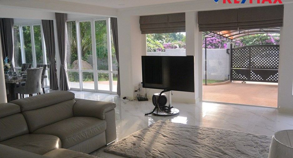 For rent 4 bedrooms house in Bang Lamung, Chonburi