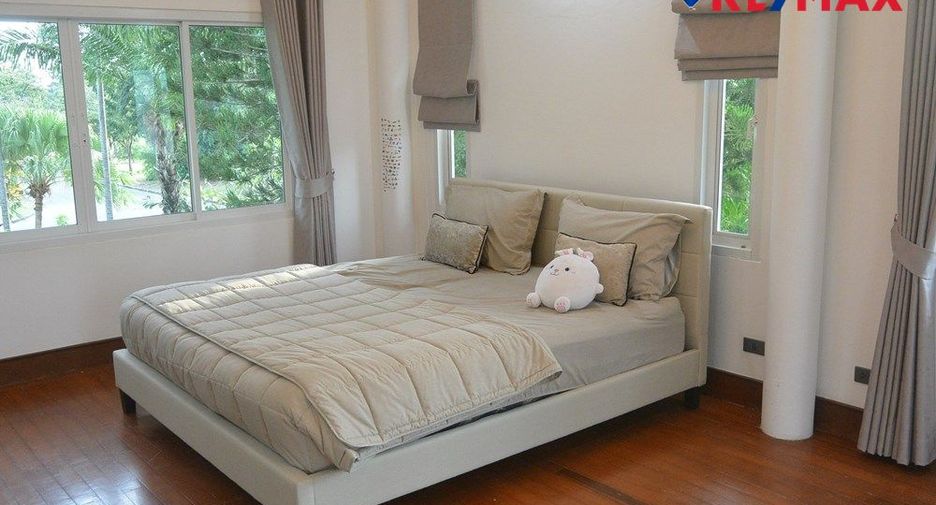 For rent 4 bedrooms house in Bang Lamung, Chonburi