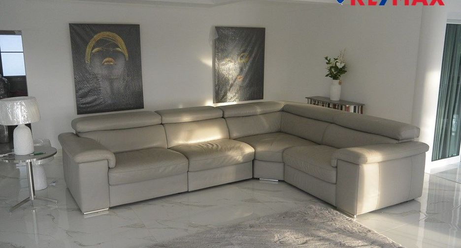 For rent 4 bedrooms house in Bang Lamung, Chonburi