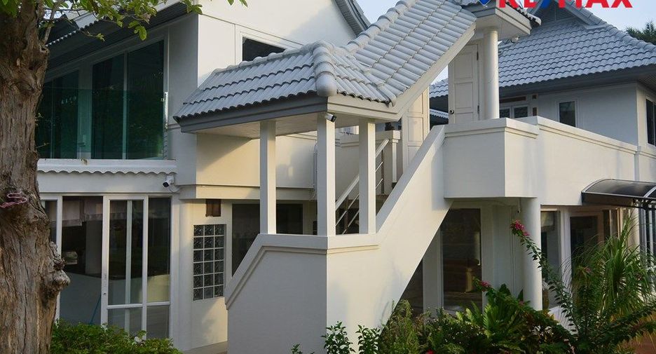 For rent 4 bedrooms house in Bang Lamung, Chonburi