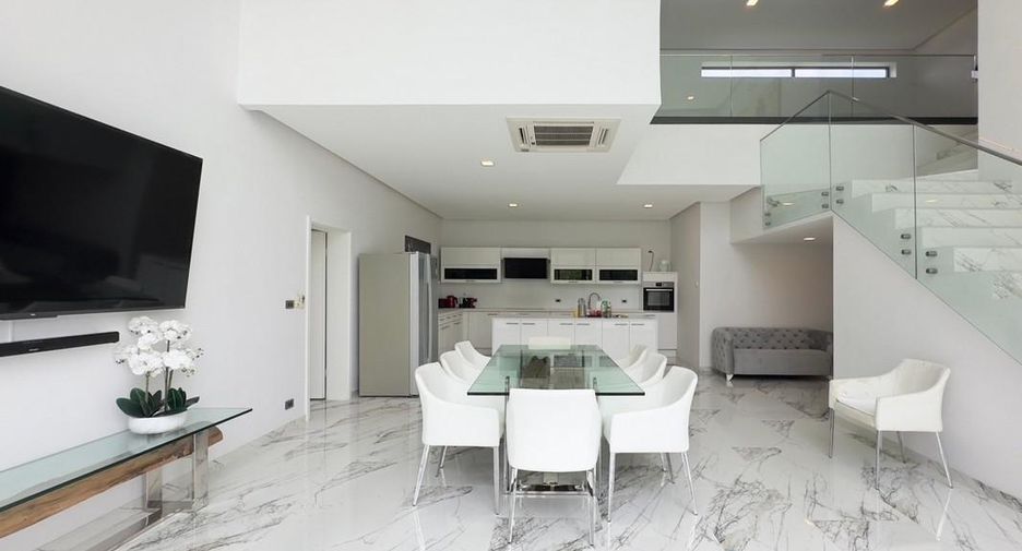 Haus zum Kauf mit 4 Zimmer in Sattahip, Chonburi