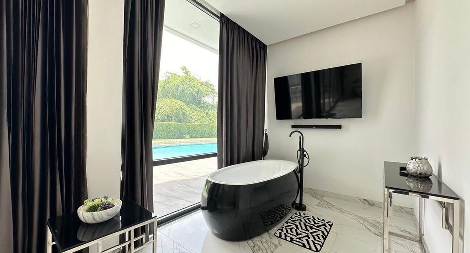 Haus zum Kauf mit 4 Zimmer in Sattahip, Chonburi