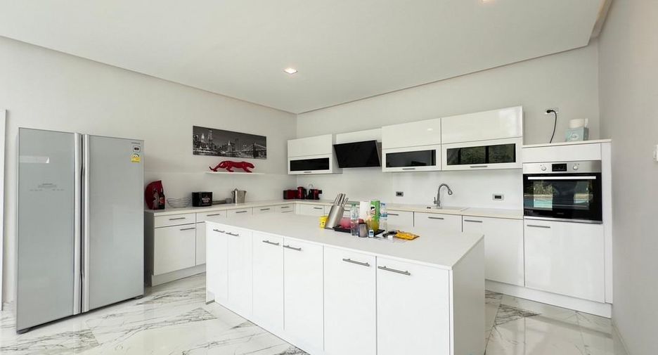 Haus zum Kauf mit 4 Zimmer in Sattahip, Chonburi
