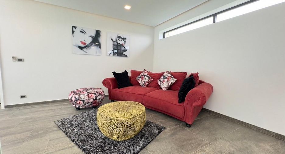 Haus zum Kauf mit 4 Zimmer in Sattahip, Chonburi