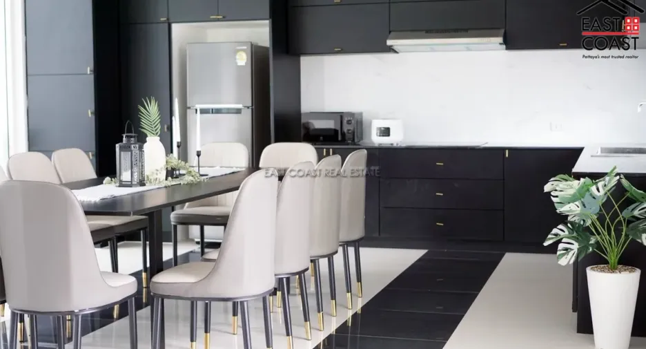 For rent 4 bedrooms house in Huay Yai, Pattaya