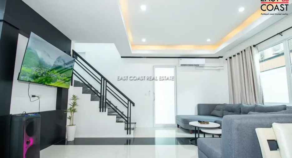For rent 4 bedrooms house in Huay Yai, Pattaya