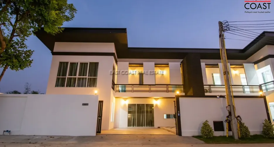 For rent 4 bedrooms house in Huay Yai, Pattaya