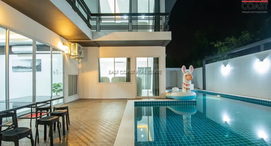 For rent 4 bedrooms house in Huay Yai, Pattaya