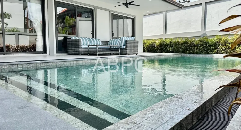 For rent and for sale 4 bedrooms house in Bang Lamung, Chonburi