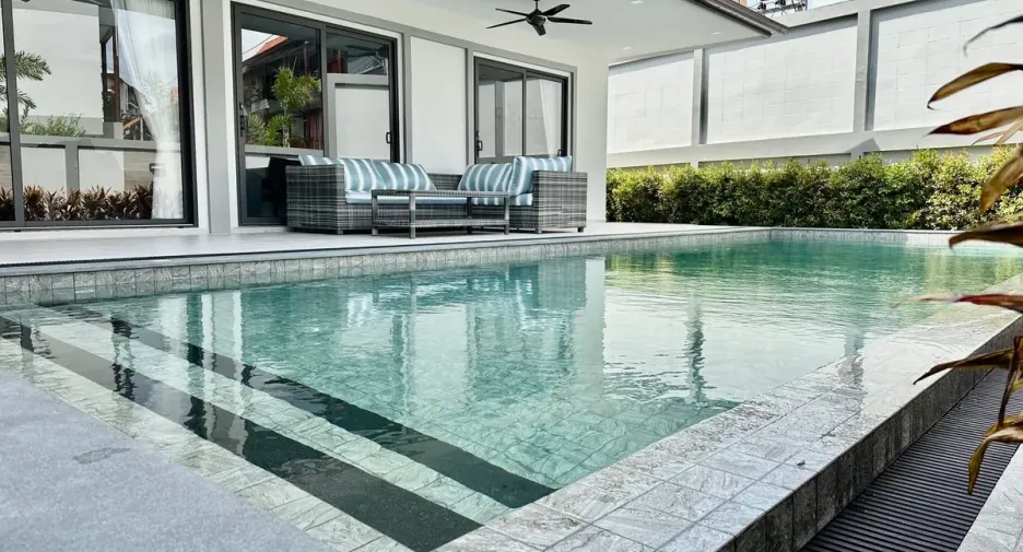 For rent and for sale 4 bedrooms house in Bang Lamung, Chonburi