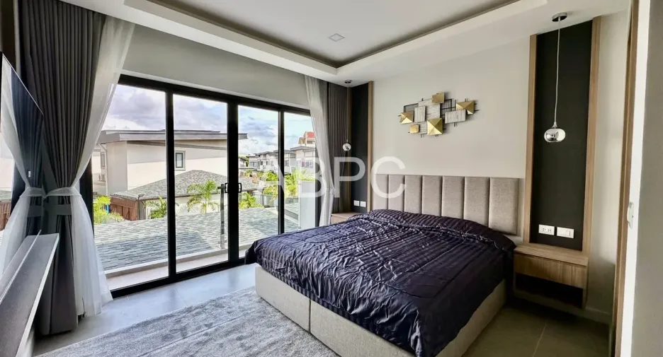 For rent and for sale 4 bedrooms house in Bang Lamung, Chonburi