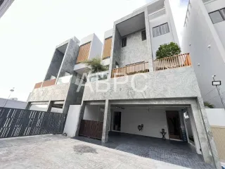 For sale 4 bedrooms house in Mueang Rayong, Rayong