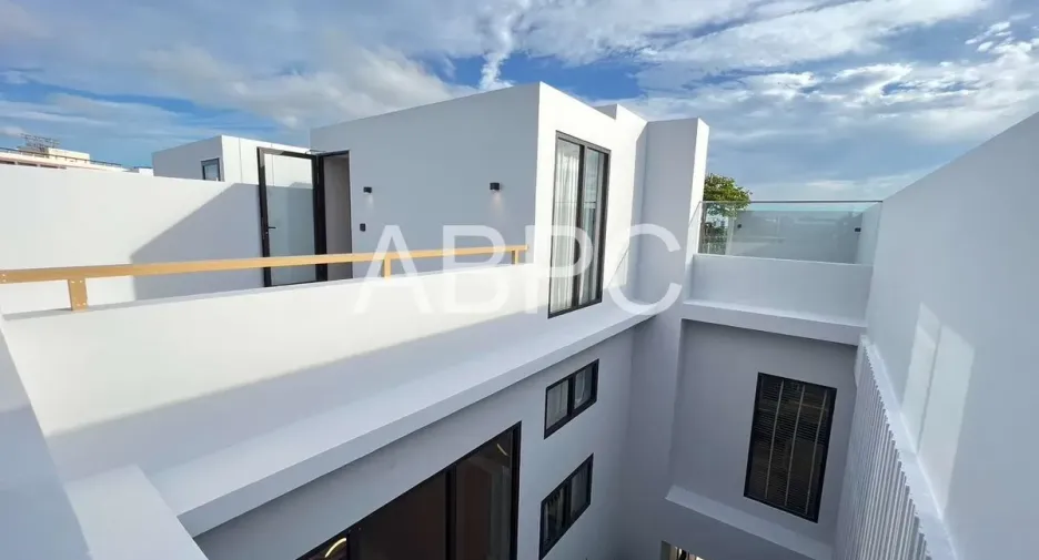 For sale 4 bedrooms house in Mueang Rayong, Rayong