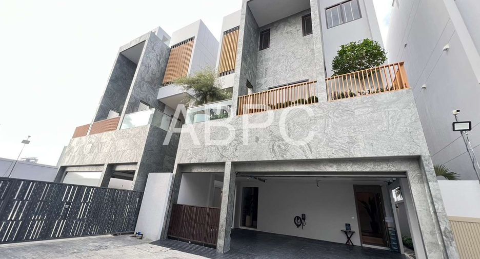 For sale 4 ベッドルーム house in Mueang Rayong, Rayong