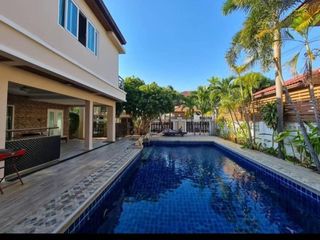 À louer 4 chambres maison à Bang Lamung, Chonburi