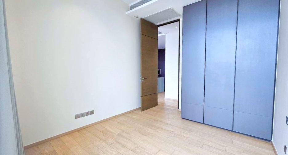 For rent 2 bedrooms condo in Pathum Wan, Bangkok