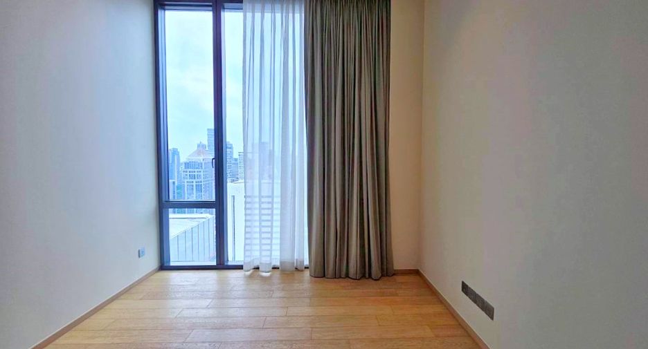 For rent 2 bedrooms condo in Pathum Wan, Bangkok