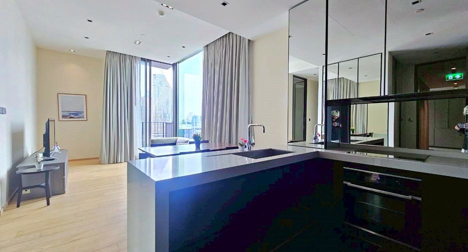 For rent 2 bedrooms condo in Pathum Wan, Bangkok