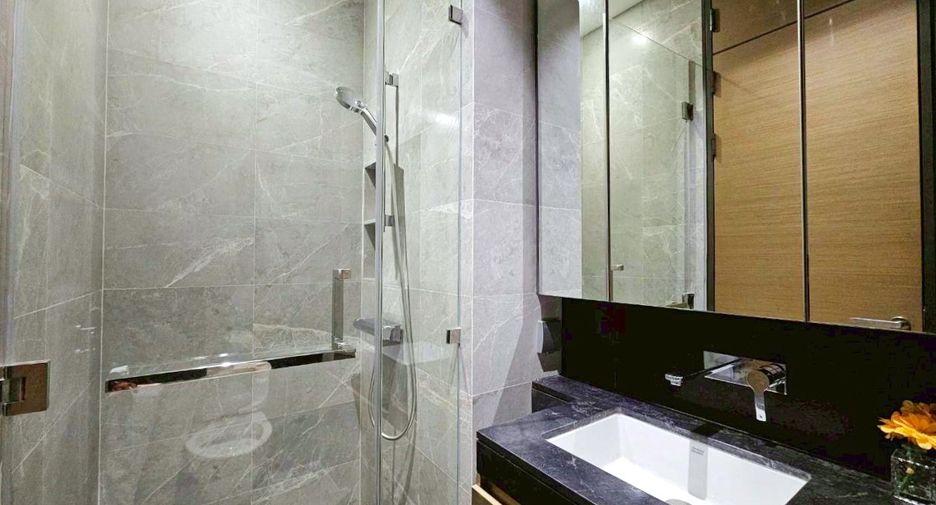 For rent 2 bedrooms condo in Pathum Wan, Bangkok