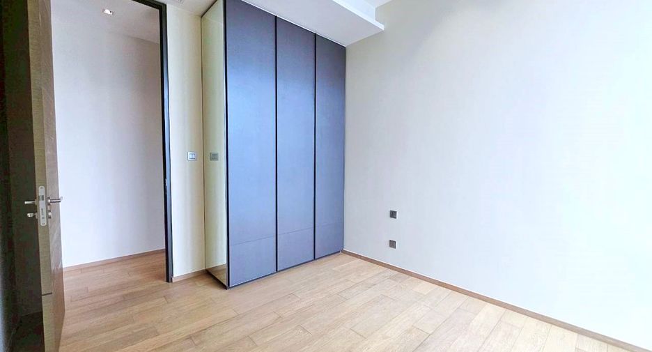 For rent 2 bedrooms condo in Pathum Wan, Bangkok