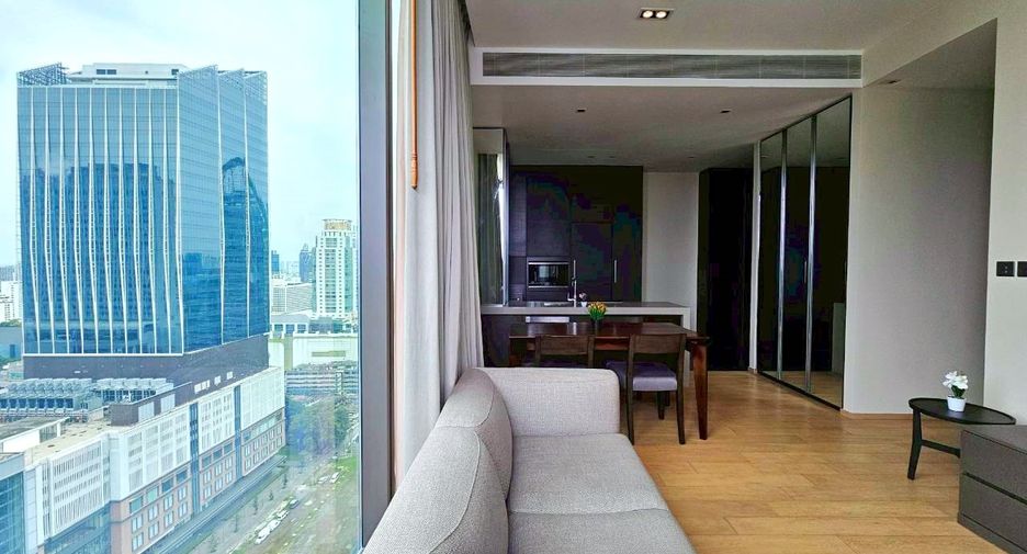 For rent 2 bedrooms condo in Pathum Wan, Bangkok