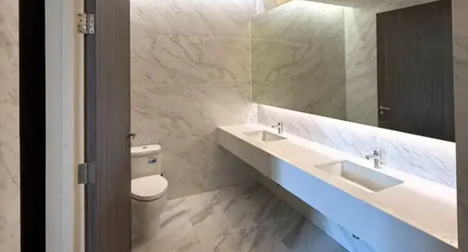 For rent and for sale 2 bedrooms condo in Watthana, Bangkok