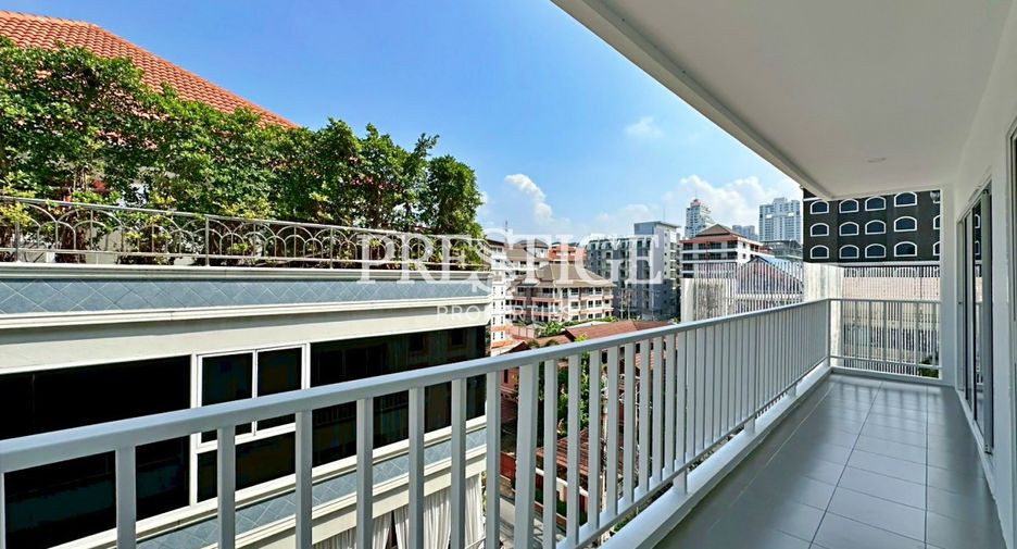 For sale 3 bedrooms condo in Bang Lamung, Chonburi