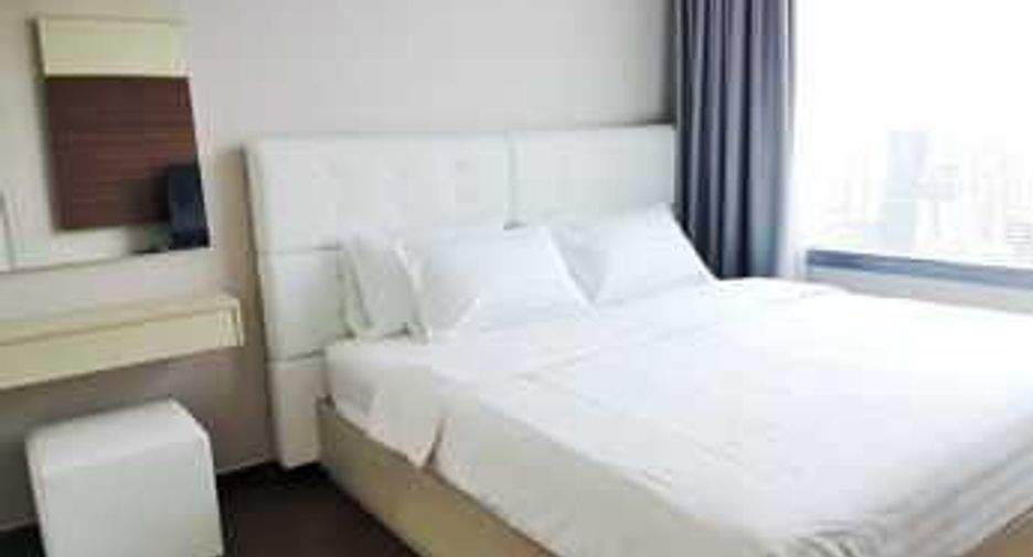 Condo en alquiler de 3 habitaciones en Watthana, Bangkok