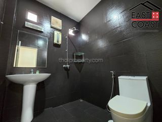 Casa en venta y en alquiler de 3 habitaciones en Bang Lamung, Chonburi