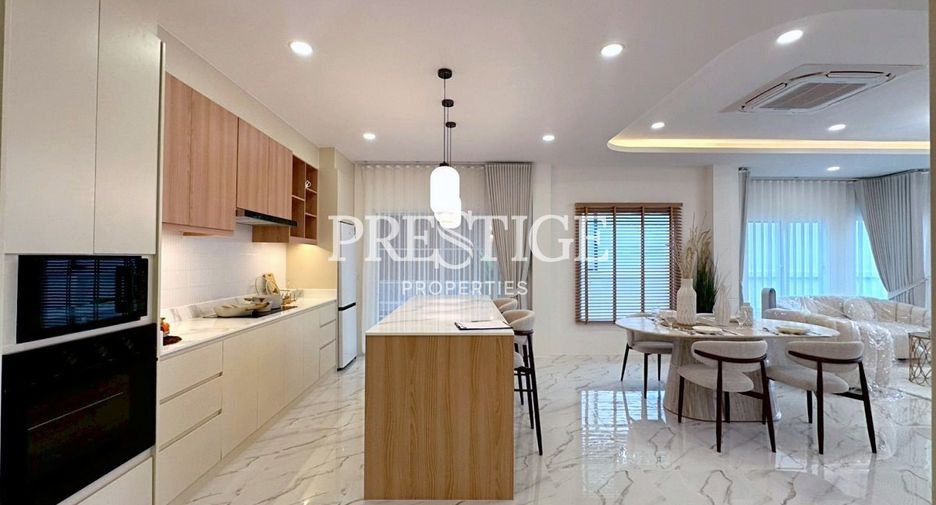 For sale 4 bedrooms house in East Pattaya, Pattaya