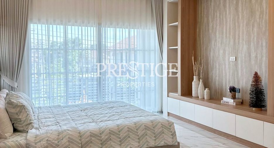 For sale 4 bedrooms house in East Pattaya, Pattaya