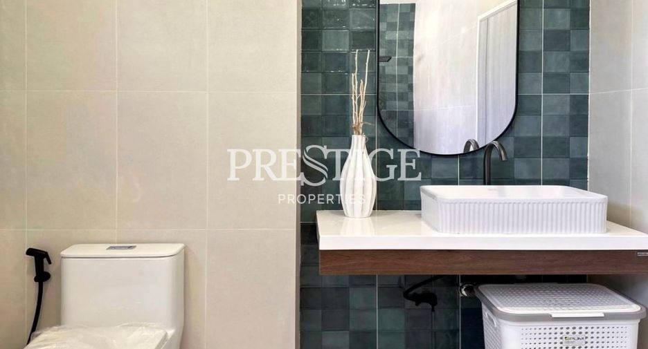 For sale 4 bedrooms house in East Pattaya, Pattaya