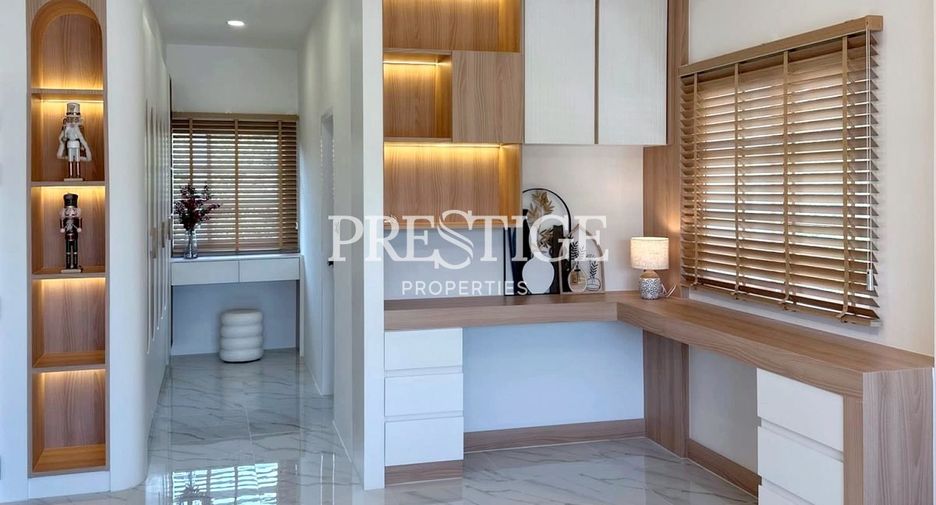 For sale 4 bedrooms house in East Pattaya, Pattaya