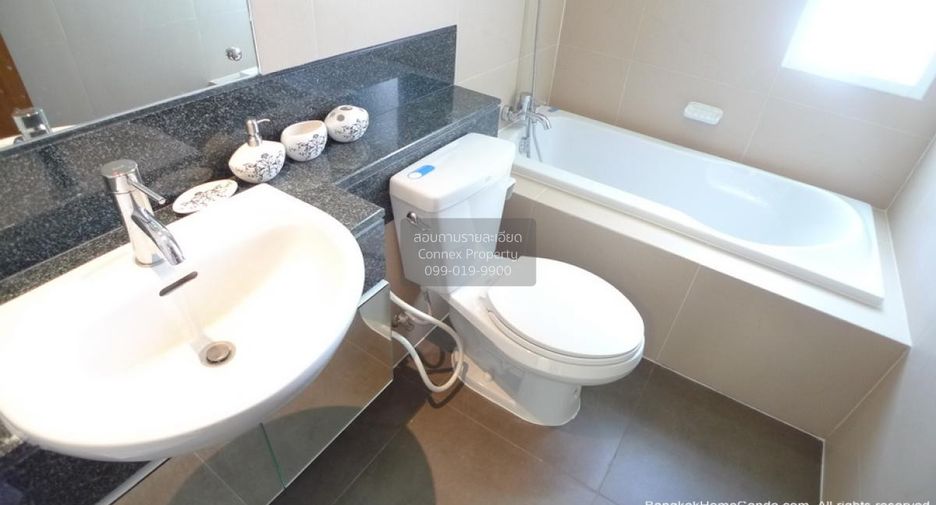 For rent 2 bedrooms condo in Watthana, Bangkok