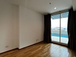 For sale 3 ベッドルーム condo in Sathon, Bangkok