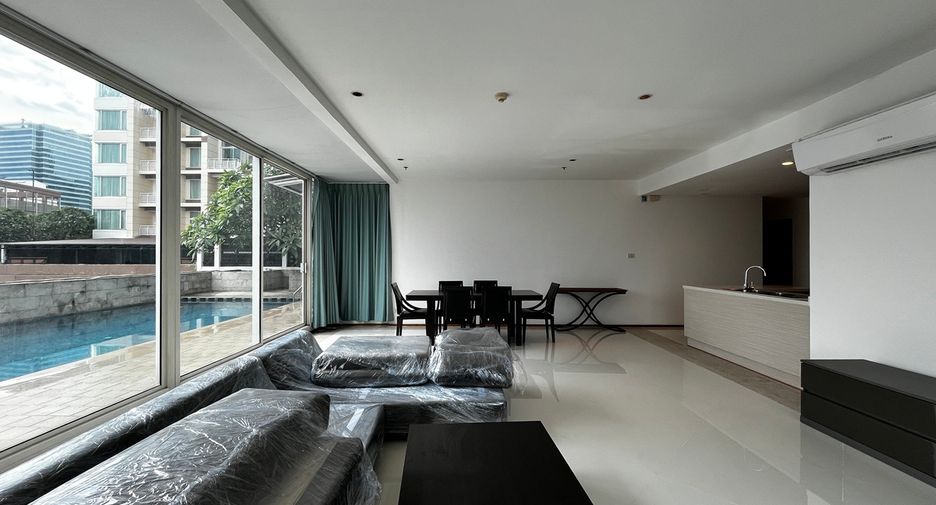 For sale 3 ベッドルーム condo in Sathon, Bangkok