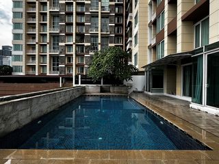 For sale 3 ベッドルーム condo in Sathon, Bangkok
