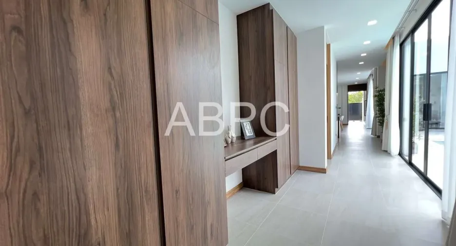 For rent and for sale 3 bedrooms house in Jomtien, Pattaya
