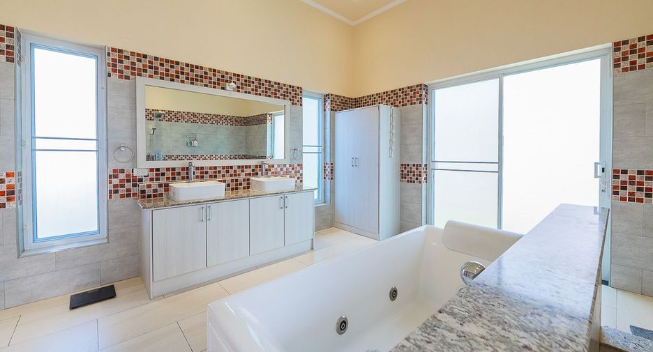 À vendre 5 chambres maison à East Pattaya, Pattaya