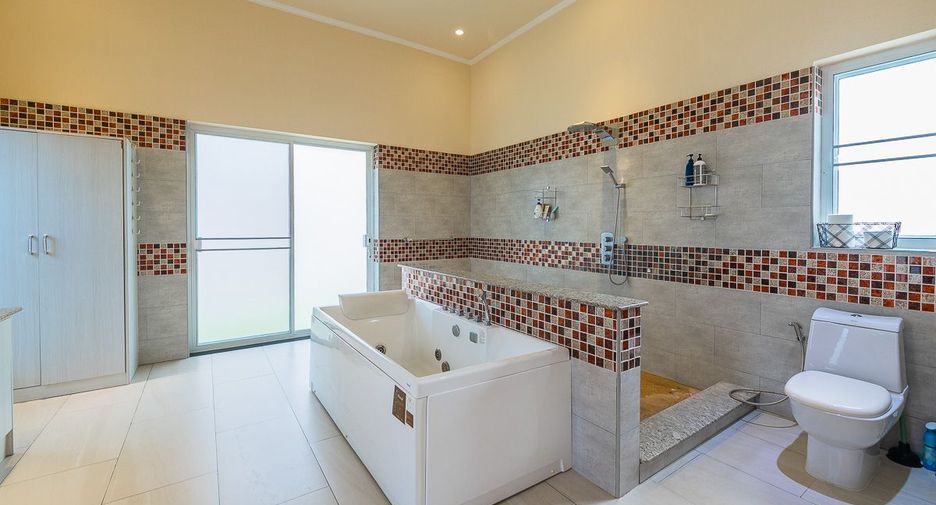 À vendre 5 chambres maison à East Pattaya, Pattaya