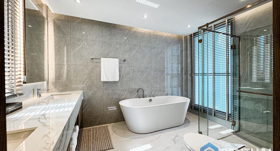 Haus zum Kauf mit 4 Zimmer in Bang Lamung, Chonburi