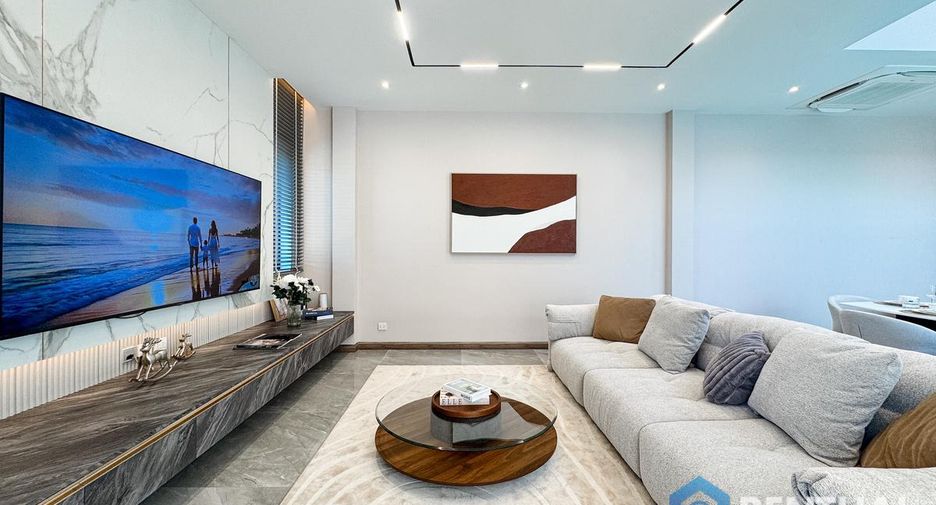 Haus zum Kauf mit 4 Zimmer in Bang Lamung, Chonburi