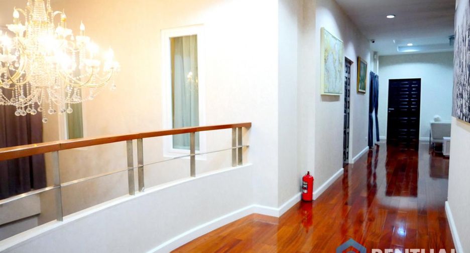 À vendre 5 chambres maison à Bang Lamung, Chonburi