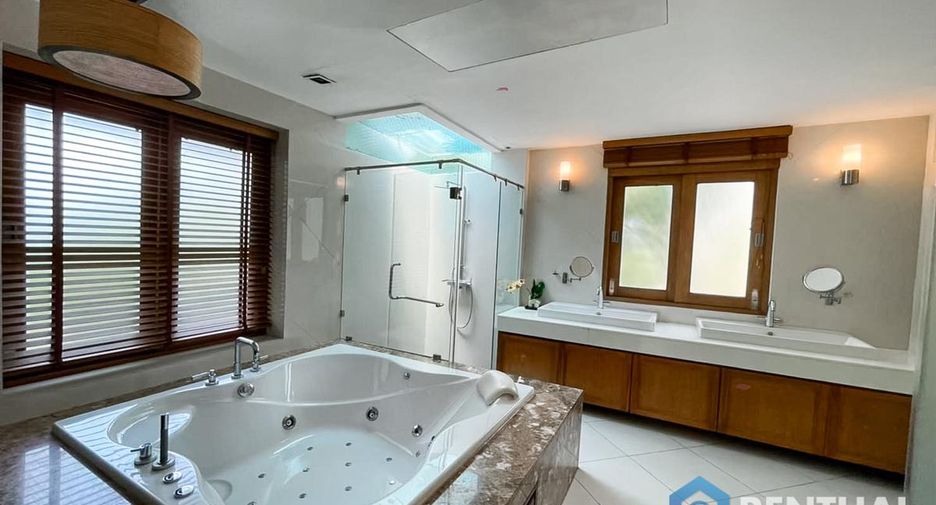 Villa en venta de 5 habitaciones en Bang Lamung, Chonburi