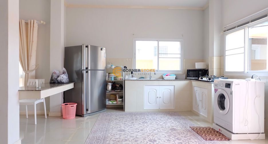 Haus zur Miete und zum Kauf mit 2 Zimmer in Sattahip, Chonburi