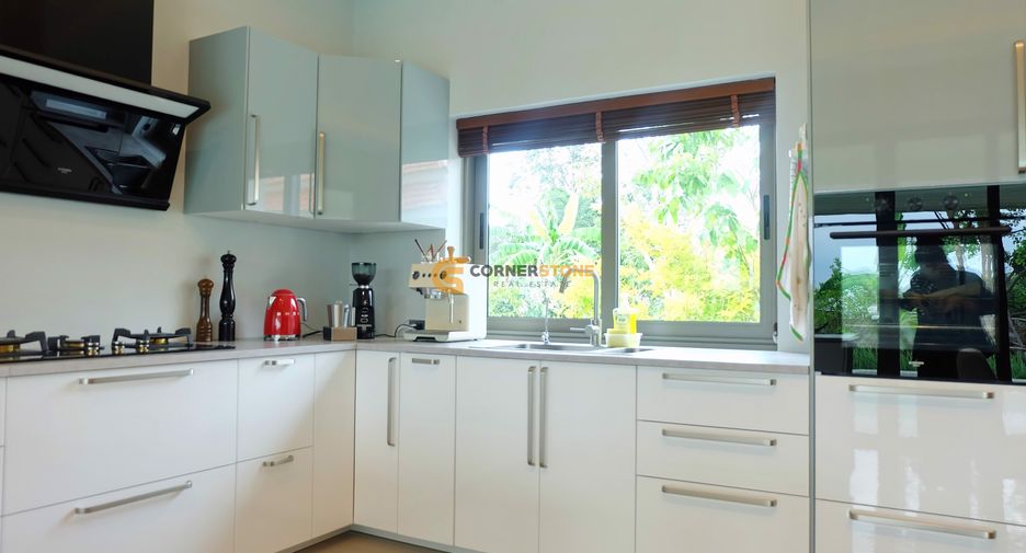 For rent and for sale 4 bedrooms house in Bang Lamung, Chonburi